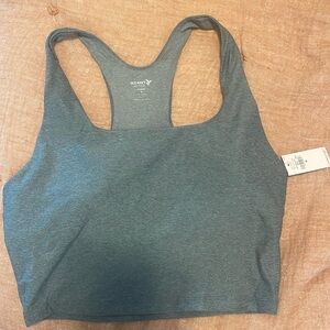 NWT- OLD NAVY ACTIVE CLOUD + TANKTOP W/ PADS